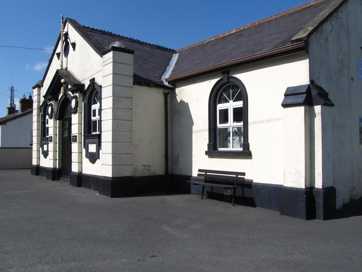 Title: Foresters' Hall. Main Street, Omeath. Copyright: Eric Jones. License: cc-by-sa/2.0. Source: https://www.geograph.ie/photo/5433632