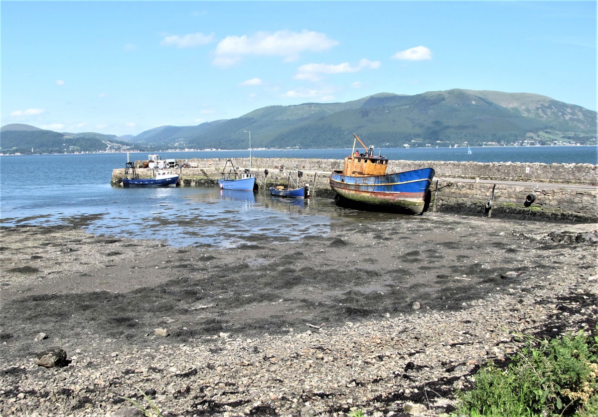 Title: Greer's Quay, Ballyoonan. Copyright: Eric Jones. License: cc-by-sa/2.0. Source: https://www.geograph.ie/photo/5432291